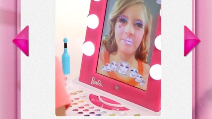 Barbie Digital Makeover App: Screenshot #2