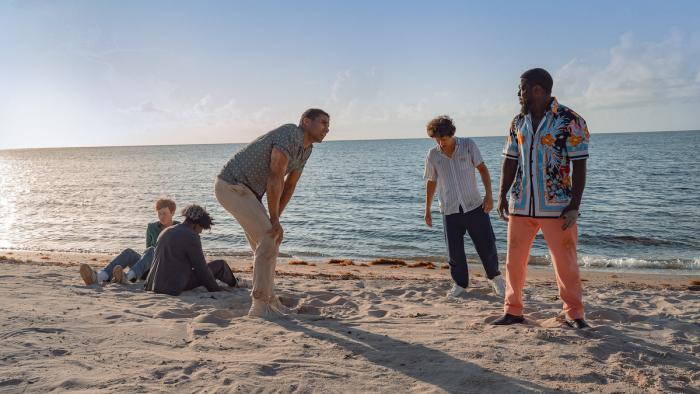 72 Hours: Men washed up on a beach.
