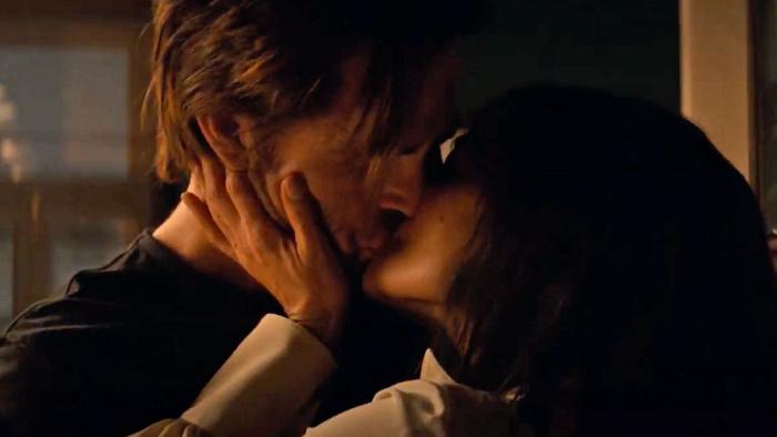 All the Old Knives Movie: Thandiwe Newton and Chris Pine kiss