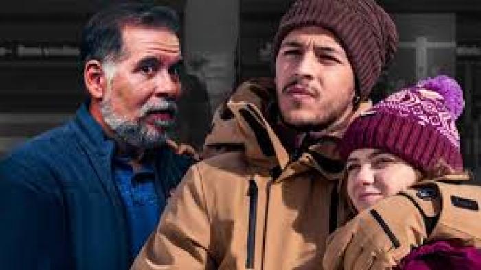 Almost Family: Leandro Hassum, Simon Hempe, Julia Svacinna