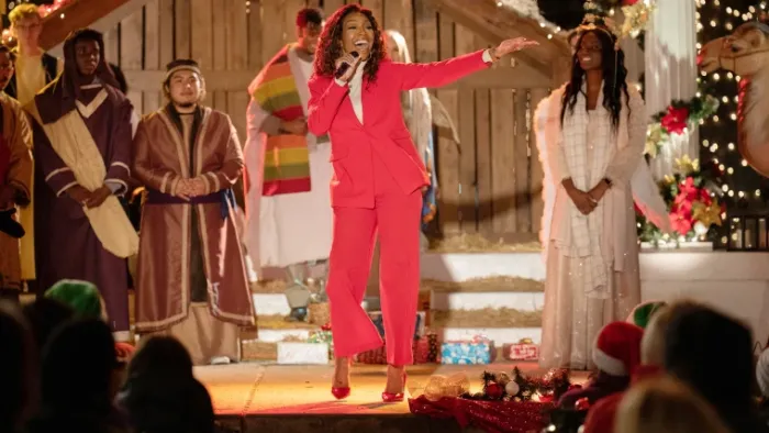 Best. Christmas. Ever!: Brandy Norwood sings.