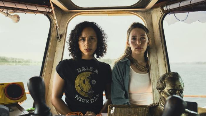 Beware Boiúna movie: Two women on a boat