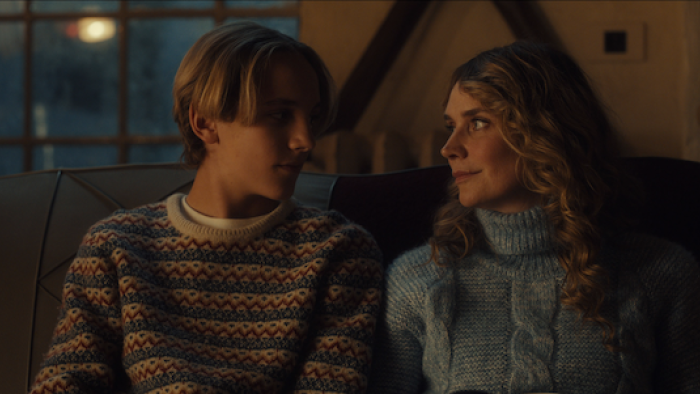 Claus Family 3: Mo Bakker and Bracha van Doesburgh share a moment.