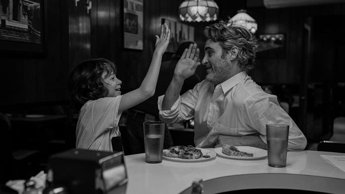 C'mon C'mon Movie: Jesse and Uncle Johnny eat pizza