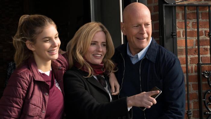 Death Wish Movie: Paul Kersey with his wife and daughter