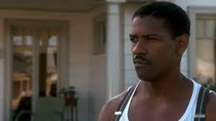 Devil in a Blue Dress: Denzel Washington in white tank top