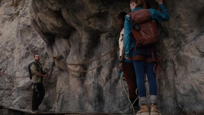 Fall 2: Deadpoint movie: A mountain guide coaxes two women to walk along a narrow plank
