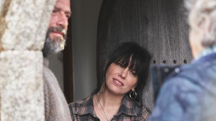 Fisherman's Friends: One and All: Jim (James Purefoy) with his new friend and mentor, Aubrey (Imelda May)