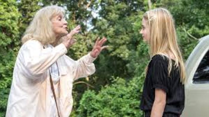 The Looking Glass Movie: Karen encourages Julie
