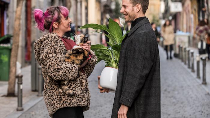Love at First Kiss: Alvaro Cervantes and Susana Abaitua meet cute.