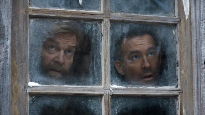 Mayday: Ryan Reynolds and Kenneth Branagh in a window.