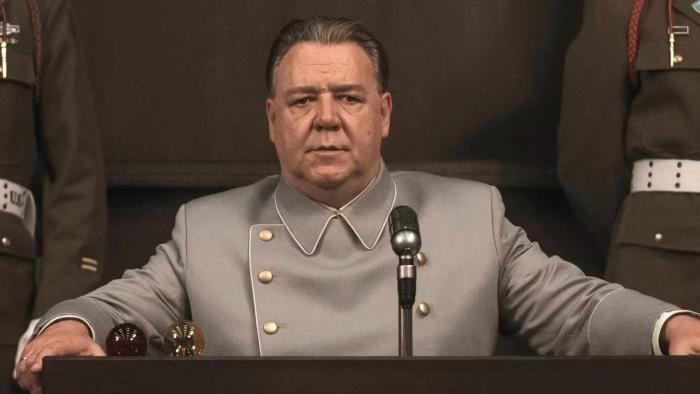Nuremberg movie: Russell Crowe as Hermann Göring, sitting in the courtroom.