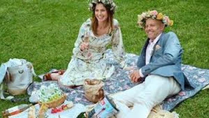 Off Track 2: White couple picnics with flower crowns