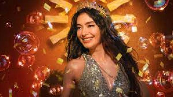 Oh Belinda: A woman in a crown appears to be a beauty queen