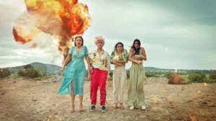 Queens on the Run: Things don't go as planned.