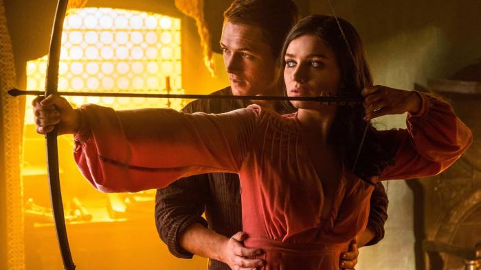 Robin Hood (2018) Movie: Robin teaches Maid Marian how to shoot