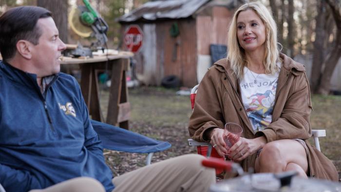 Signing Tony Raymond movie: Michael Mosley chats with Mira Sorvino by an outdoor grill