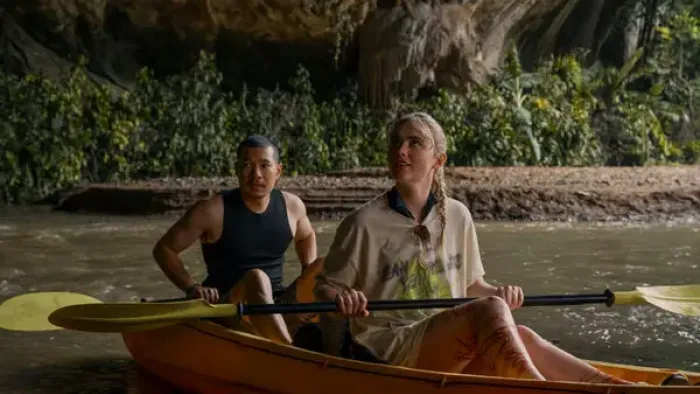 The Devil's Mouth: Arriving to the caves in a canoe.