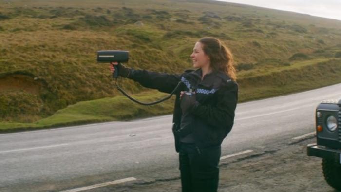 Tollbooth Scene #2: Annes Elwy with speed gun