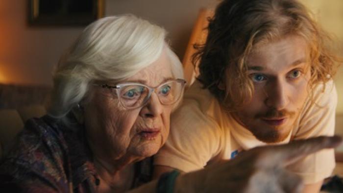 Thelma Movie: June Squibb and Fred Hechinger look at the computer