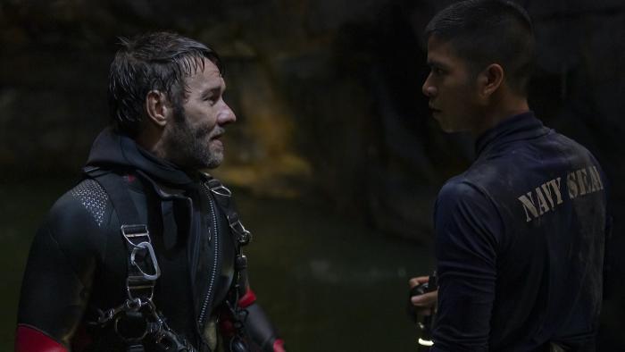 Thirteen Lives Movie: Joel Edgerton (left) as Harry Harris and Thira "Aum" Chutikul (right) as Commander Kiet
