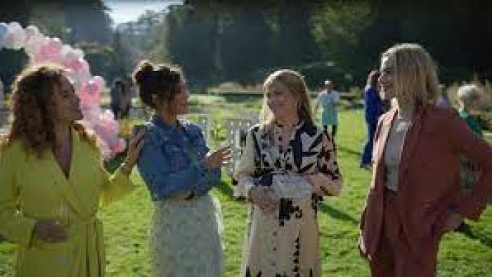 The Wonder Weeks: Four women hang out on the grass
