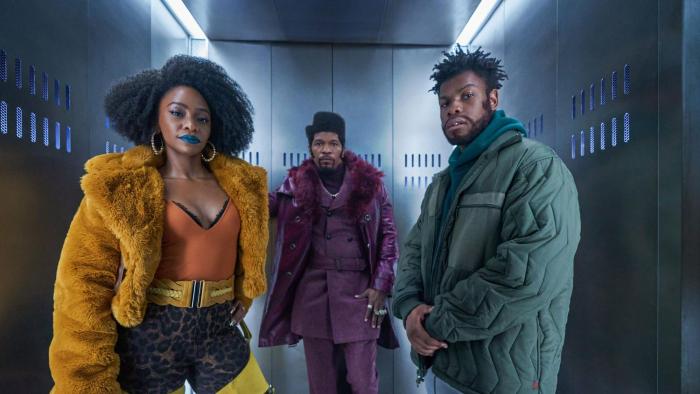 They Cloned Tyrone: Fontaine, Slick Charles, and Yo-Yo discover the secret lab. 