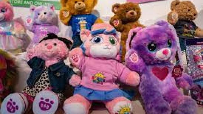 Unstuffed: A Build-a-Bear Story: A collection of stuffed bears