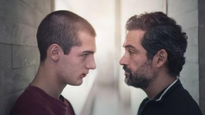 Untamed Royals: Juan Pablo Fuentes and Alfonso Herrera face off.