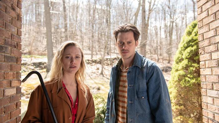 Villains Movie: Mickey and Jules prepare to enter the house