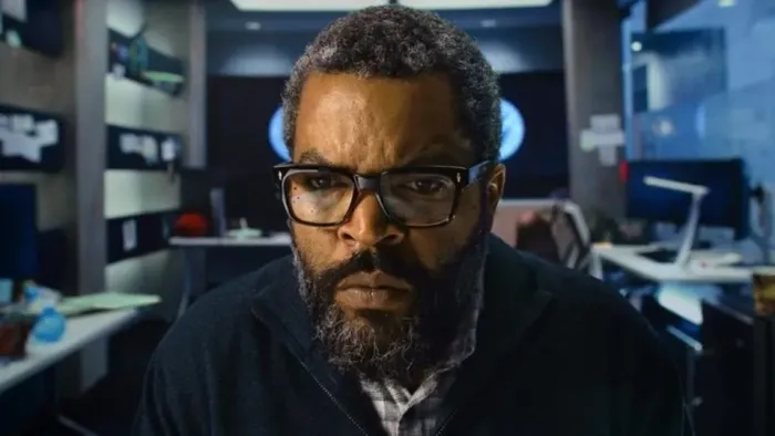 War of the Worlds: Ice Cube in his office.