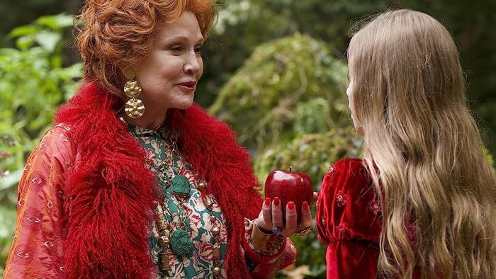Wonderwell Movie: Carrie Fisher smiles at Kiera Milward
