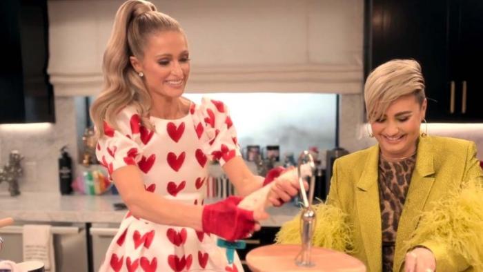 Cooking with Paris: Italian food with Demi Lovato