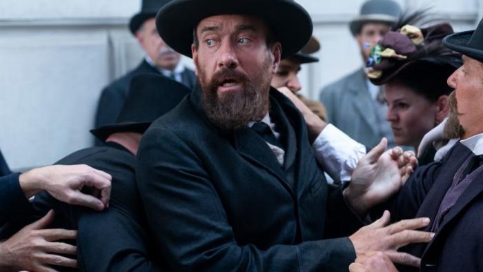 Death by Lightning: Charles Guiteau gets jostled by the crowd