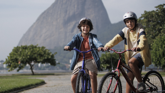 Desperate Lies TV show screenshot 3: The young teenage twins on their bicycles.