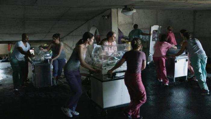 Five Days at Memorial TV show: hospital employees push babies in incubators hurriedly