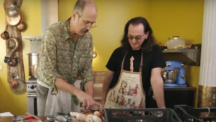 Geddy Lee Asks TV show screenshot 2: Krist Novaselic shows Lee how to can tomatoes