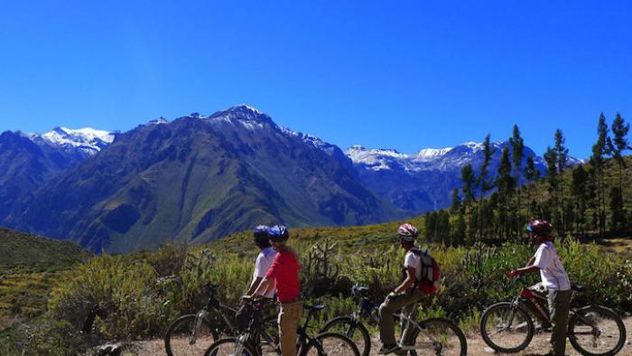 Globe Trekker TV Show: Scene #1