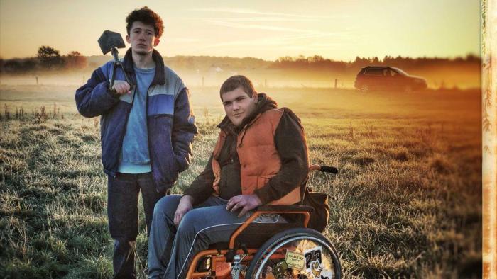 How to Sell Drugs Online (Fast) TV Series: Moritz and Lenny trying to bury the evidence