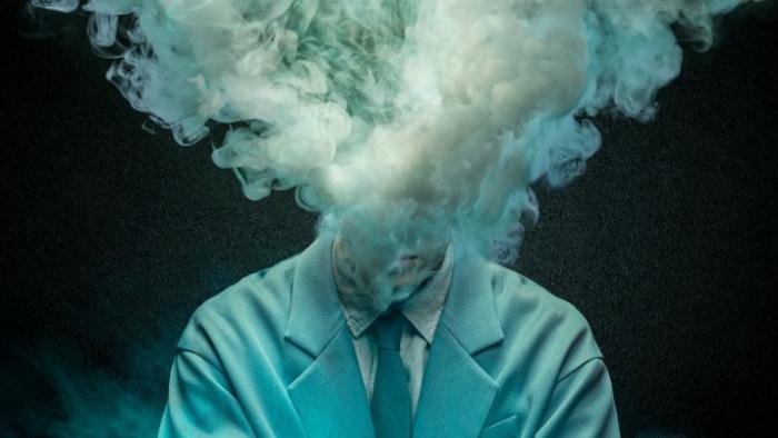 Human Vapor: a strange man turns into smoke