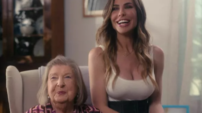 I Am Ilary TV show screenshot 2: Ilary Blasi sits on the right side of her grandmother.