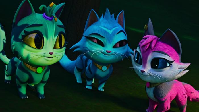  Kitti Katz TV show screenshot 3: Emerald Kitti, Ruby Kitti, and Sapphire Kitti look at each other confused in their cat form.
