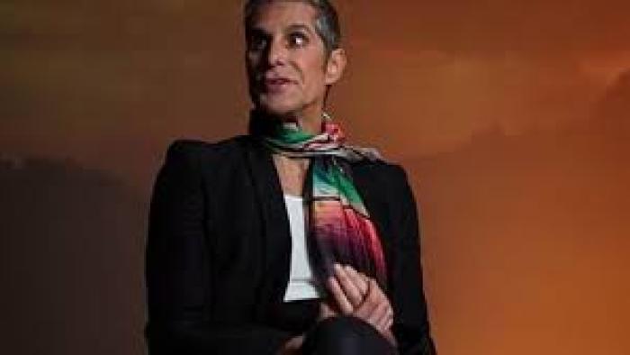 Lolla: The Story of Lollapalooza screenshot 2: Present day Perry Farrell interviewed, which wearing scarf