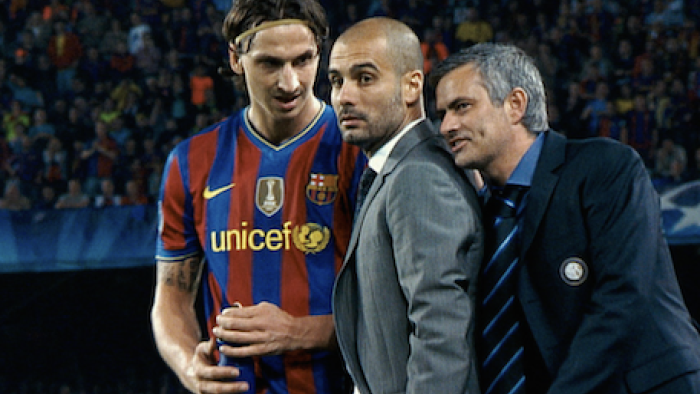 Mourinho TV show screenshot 2: Zlatan Ibrahimovič,  in a red-blue jersey, stands with suit-wearing Pep Guardiola and José Mourinho