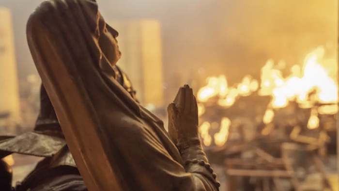 Notre-Dame TV Show: Burning cathedral. 