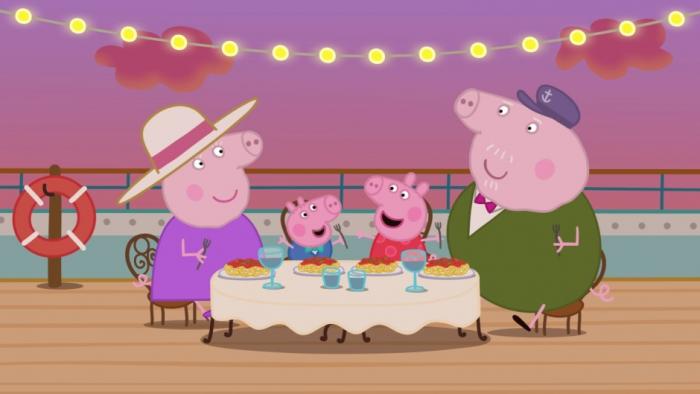 Peppa Pig Cruise Special TV: Peppa and family eat spaghetti on the Cruise