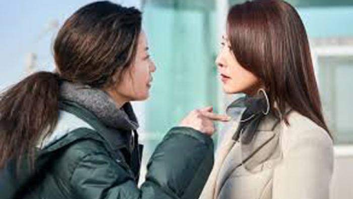 Queenmaker TV show: Two South Korean women look to be arguing, with one pointing in the other's face.