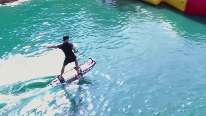 Roman Atwood’s Day Dreams TV Show: Roman tries a new water craft. 