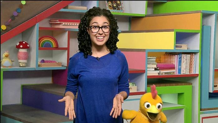 Snug's House TV Show: Carly and Chica. 