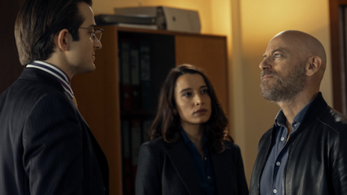 Suburraeterna screenshot 2: Ercole Bonatesta speaks to Amadeo Cinaglia and co-worker.